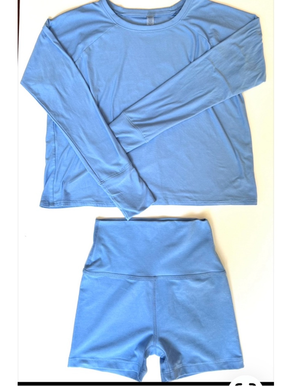 Beyond Yoga SET. Flower Blue Heather XS. Daydreamer Pullover/All for Run Shorts